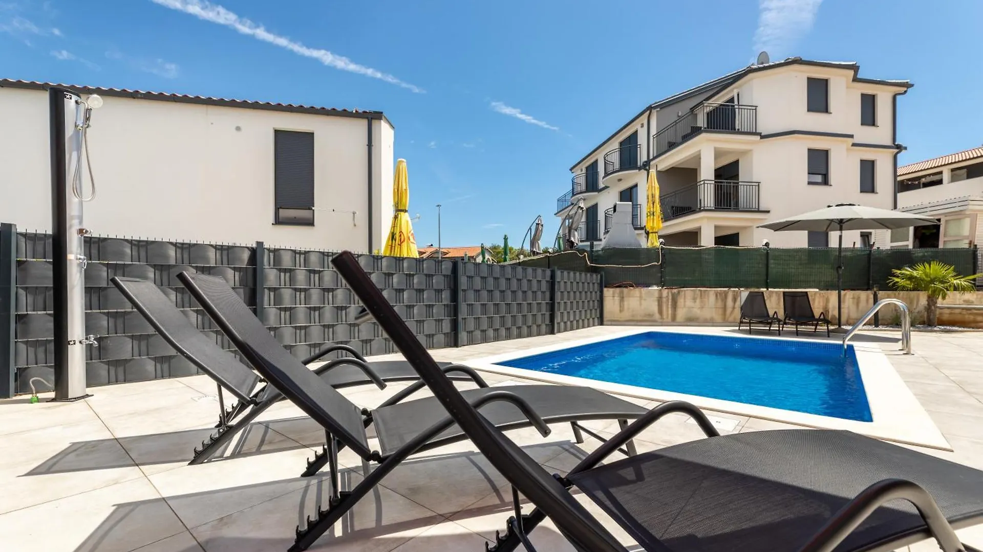 Apartments Darjana Malinska
